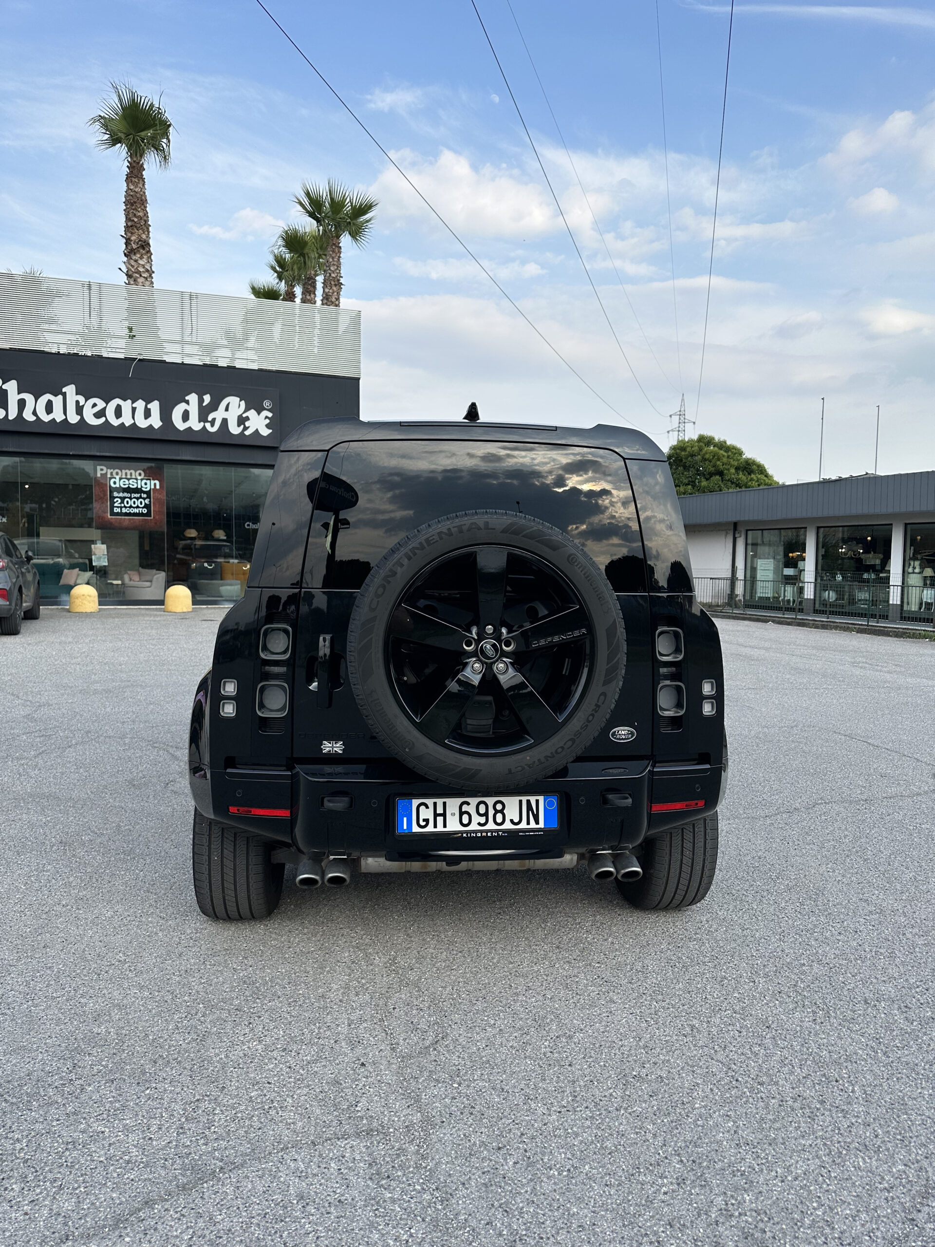 Land rover Defender SVR ibiza photo