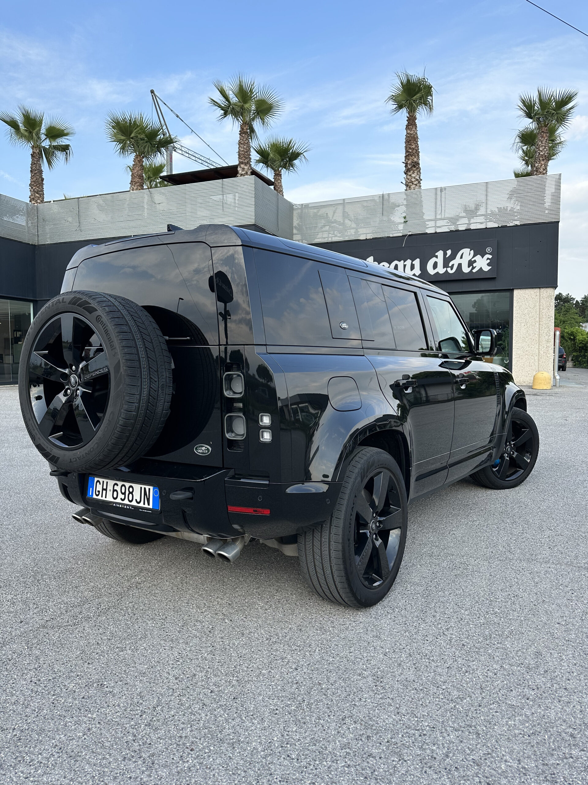 Land rover Defender SVR ibiza photo