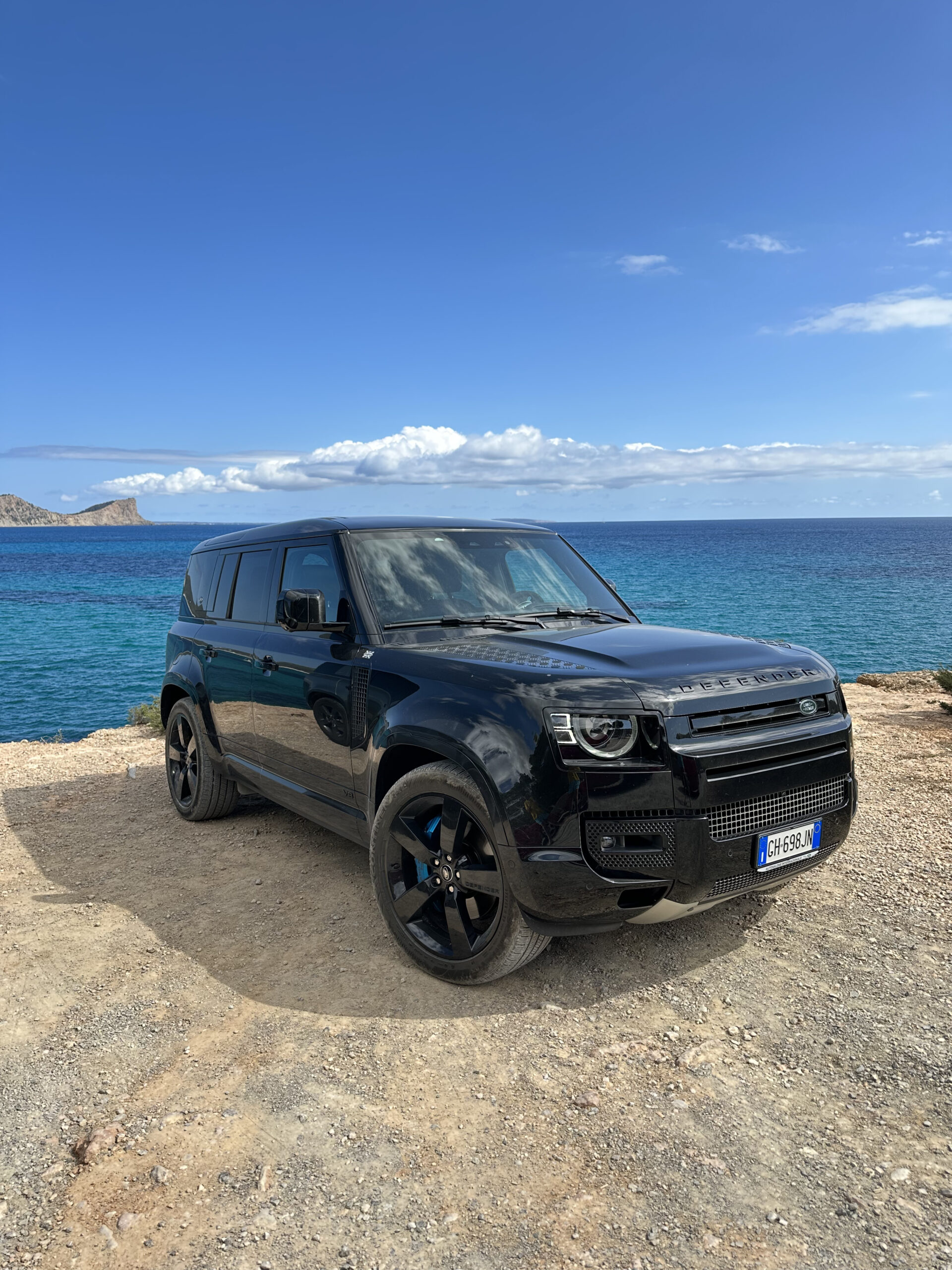 Land rover Defender SVR ibiza photo